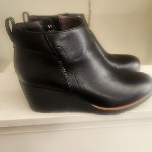 Dr. Scholl's Black Leather Ankle Booties